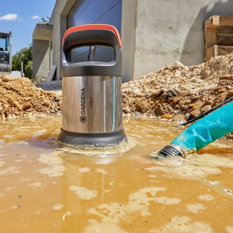 GARDENA 09049-20 Klar-/Schmutzwasser-Tauchpumpe 19000 aquasensor