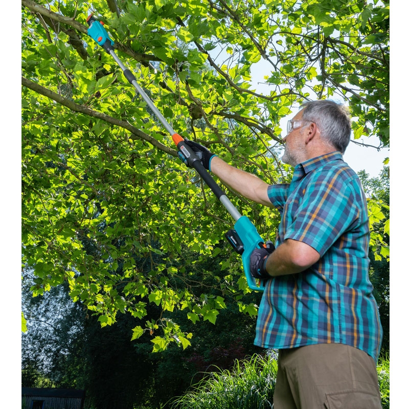 GARDENA 14770-55 Akku-Teleskop-Hochentaster TCS 20/18V P4A solo