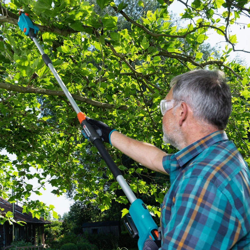 GARDENA 14770-20 Akku-Teleskop-Hochentaster TCS 20/18V P4A Ready-To-Use Set