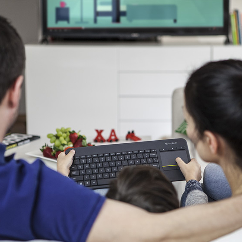 Logitech K400 Plus Touch Wireless Tastatur schwarz