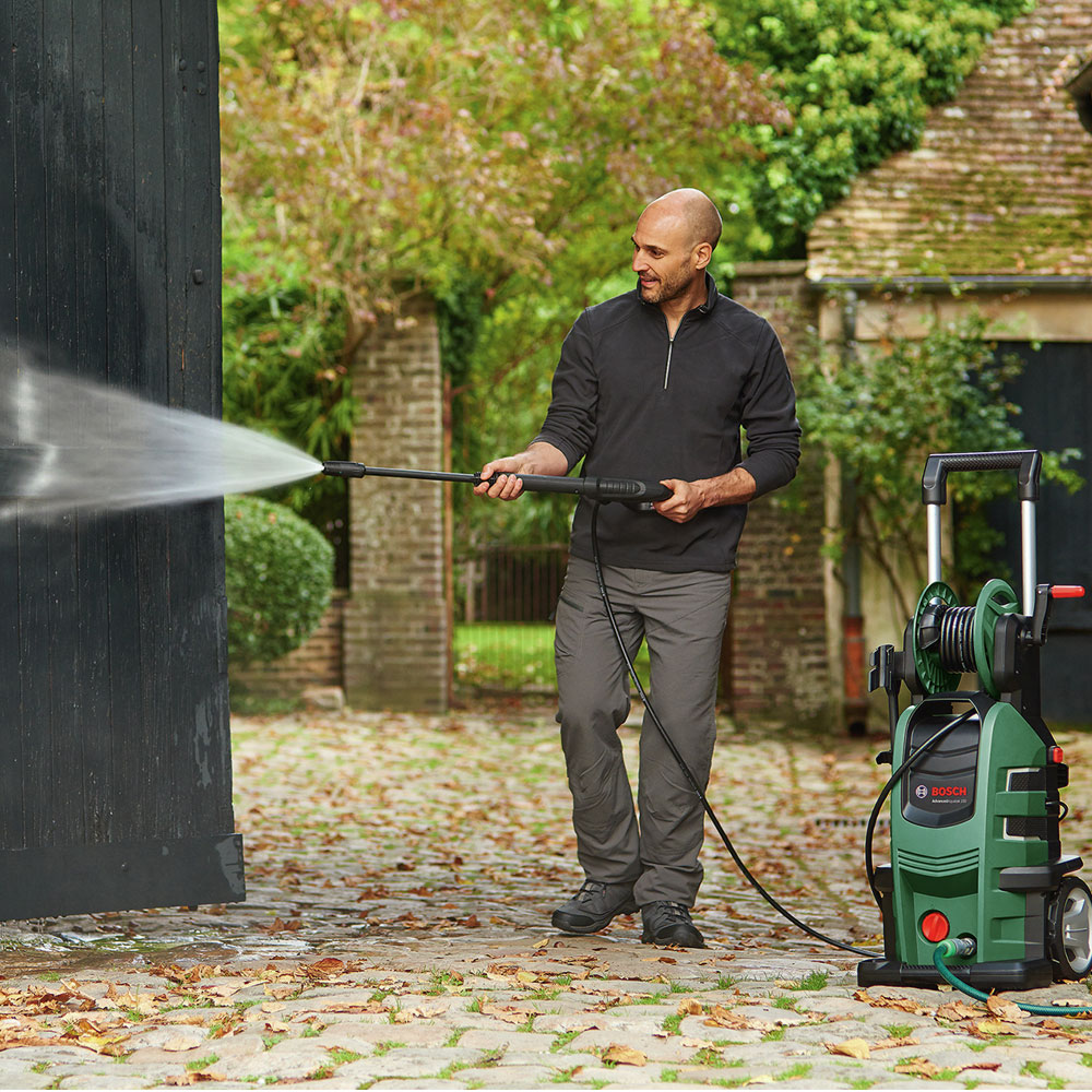 Bosch AdvancedAquatak 140 Hochdruckreiniger 2100W (140 bar, 450 l/h, mit Zubehör)