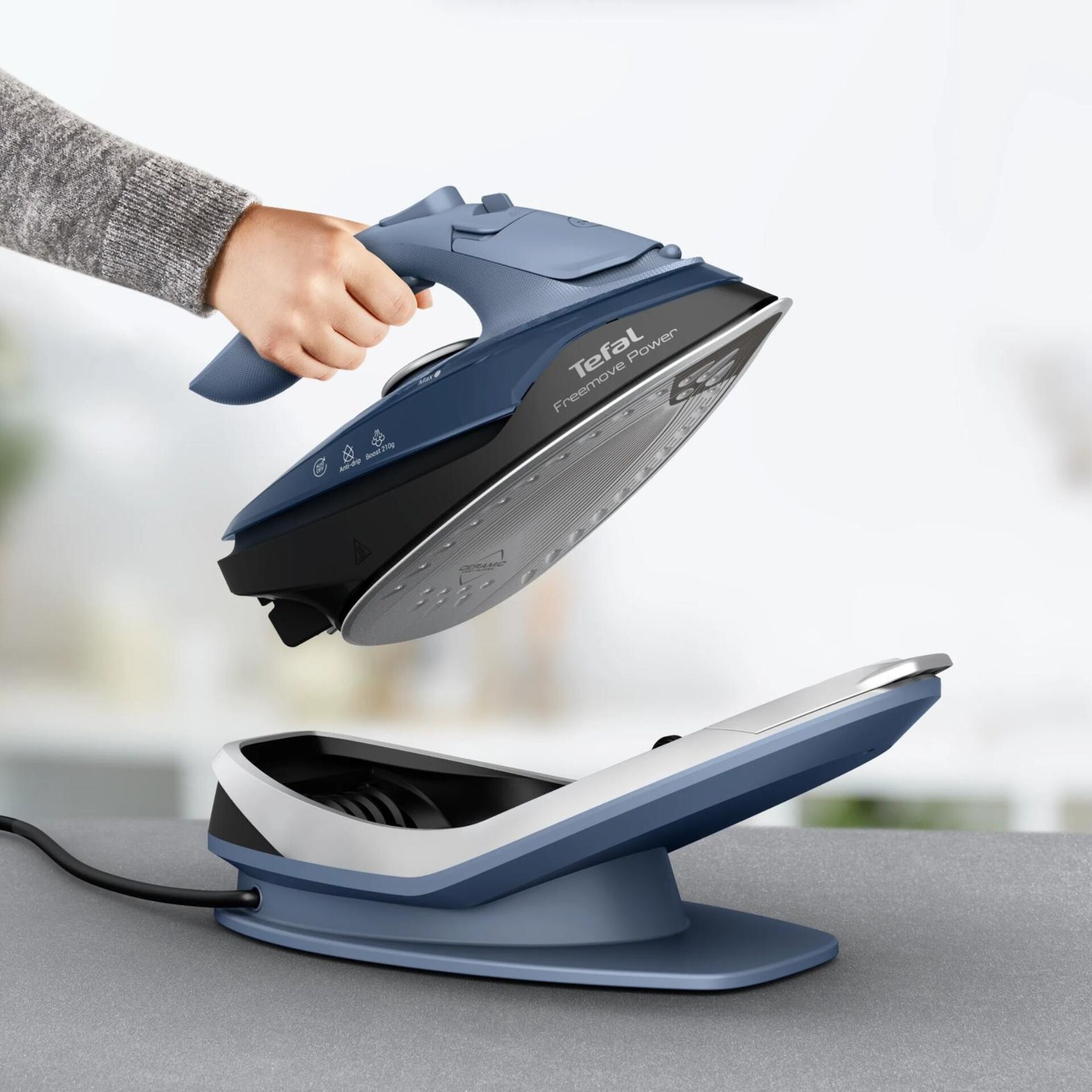 Tefal Freemove Power FV6675E0 kabelloses Dampfbügeleisen