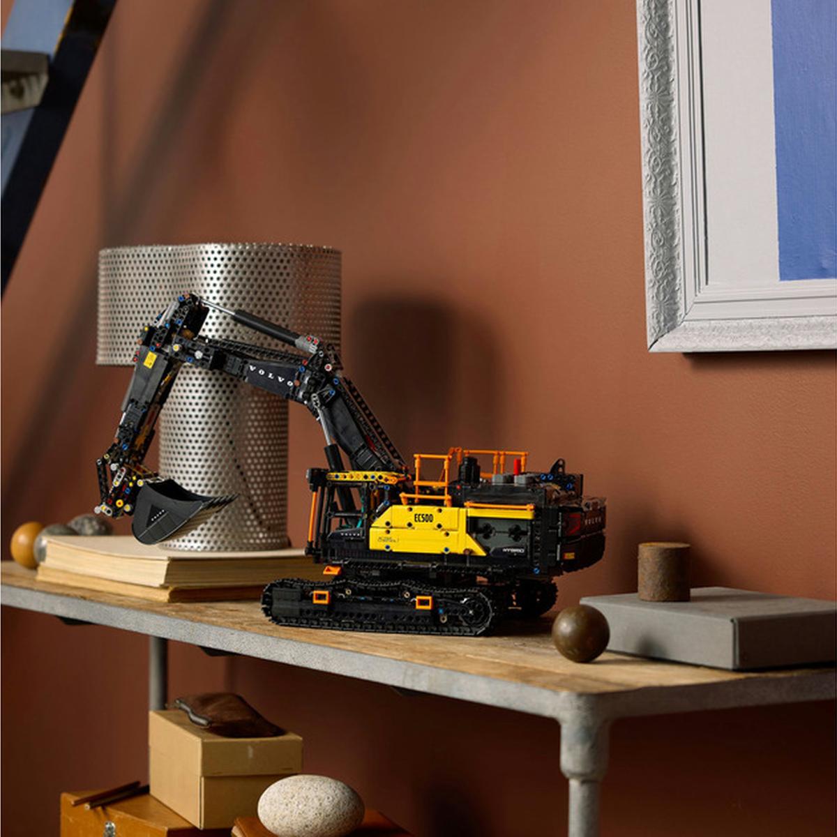 LEGO Technic Volvo EC500 Hybrid Bagger (42215)