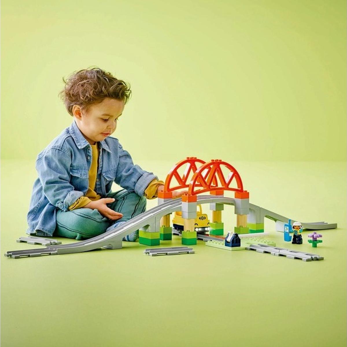 LEGO DUPLO - Eisenbahnbrücke und Schienen (10426)