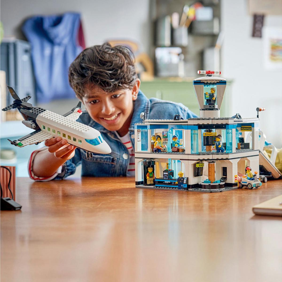 LEGO City - Flughafen mit Flugzeug (60502)