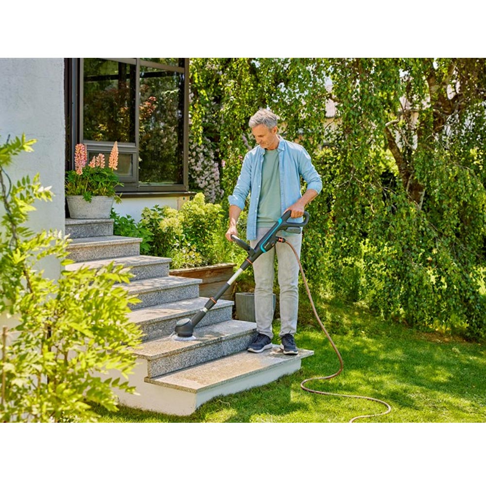 GARDENA 14840-55 Akku-Multi-Reiniger AquaBrush Compact 02/18V P4A solo